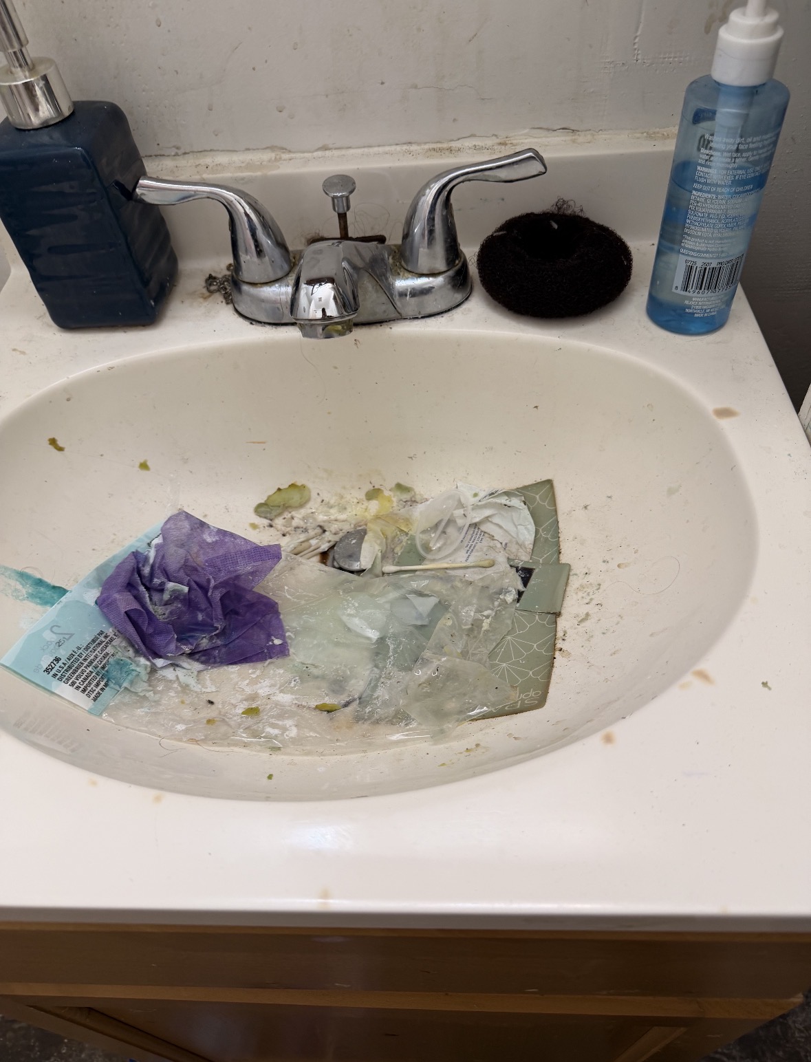 Bathroom sink deep clean - before