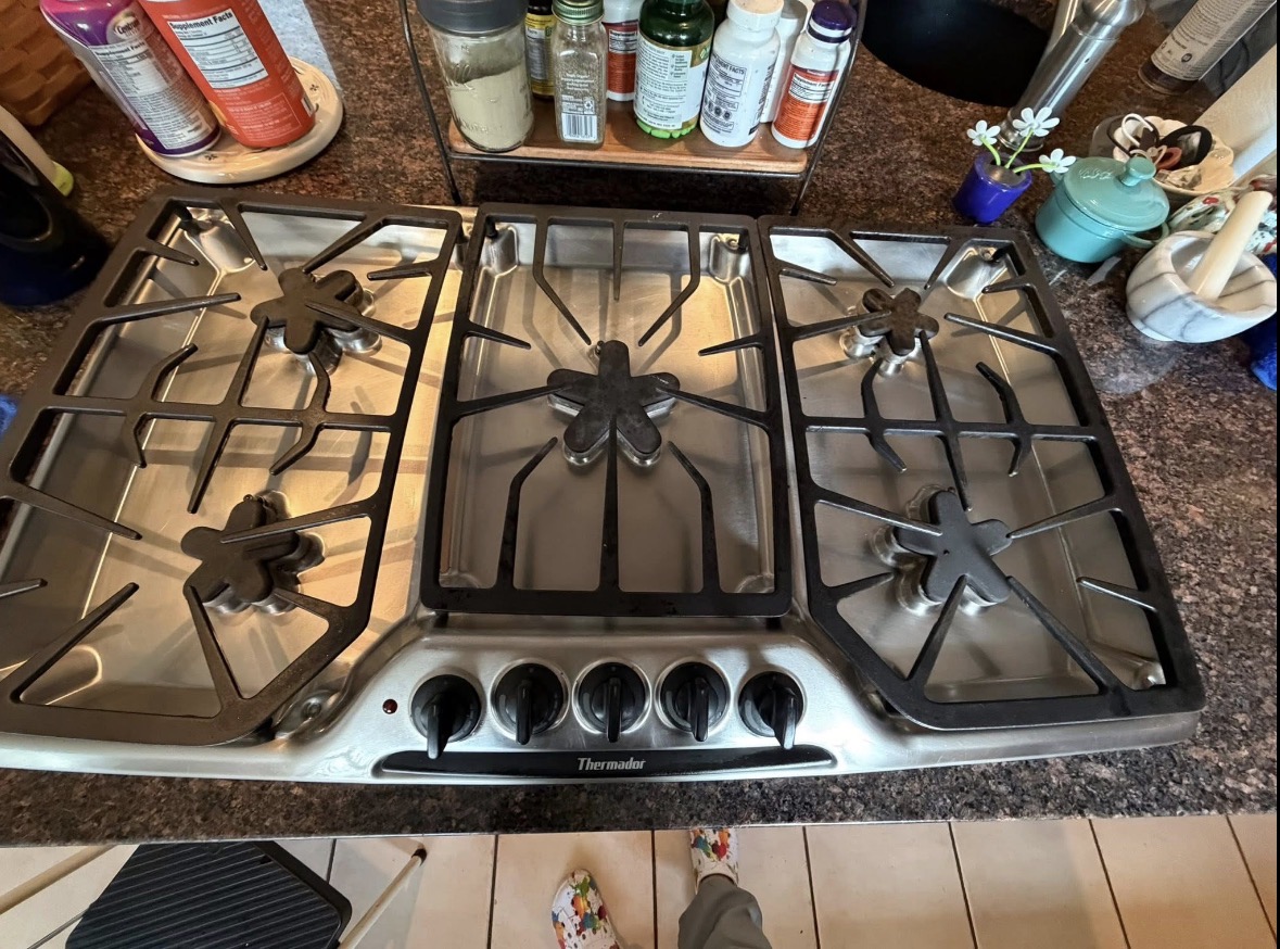 Gas stovetop deep clean - after