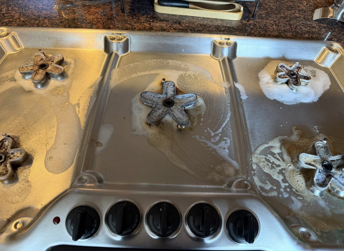 Gas stovetop deep clean - before