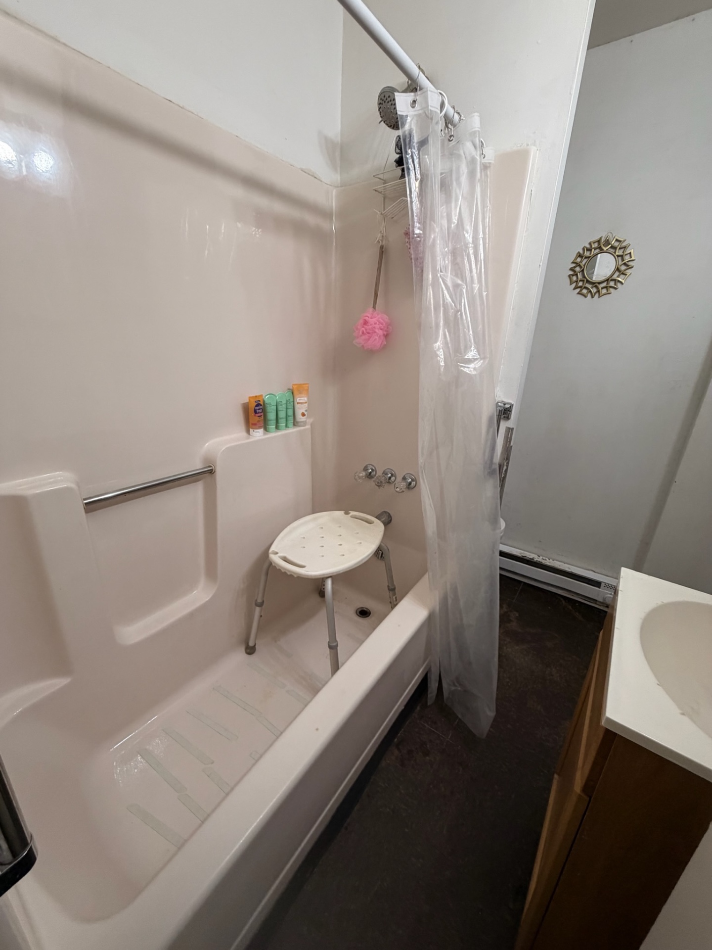 Bathroom tub and shower deep clean - after