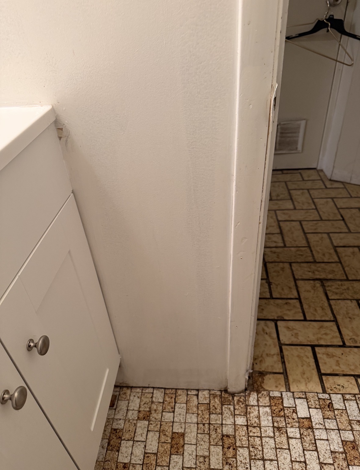 Wall and trim deep clean - after