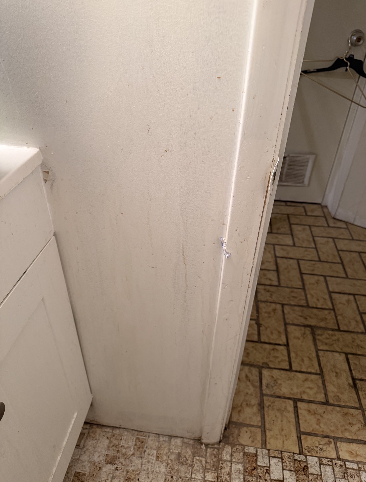 Wall and trim deep clean - before
